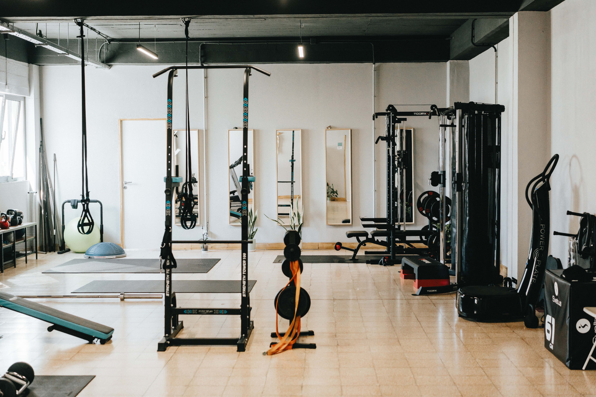 Zona de treino da Vibrant Health Academy usada nas sessões de Pilates + Gym