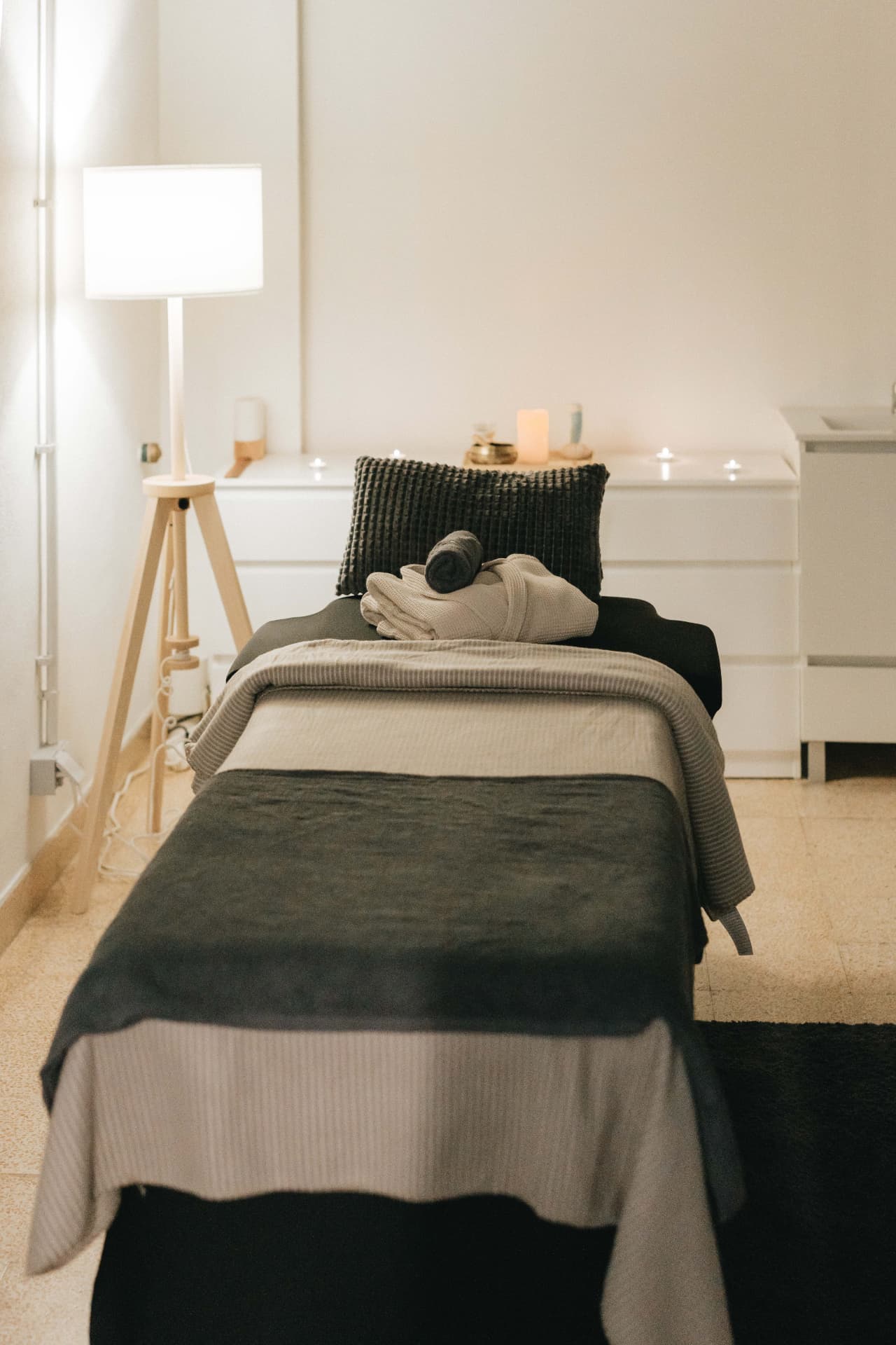 Gabinete de massagem do spa da Vibrant Health Academy, em Lisboa